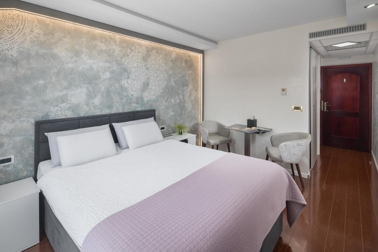Hotel Tomi Порторож Экстерьер фото