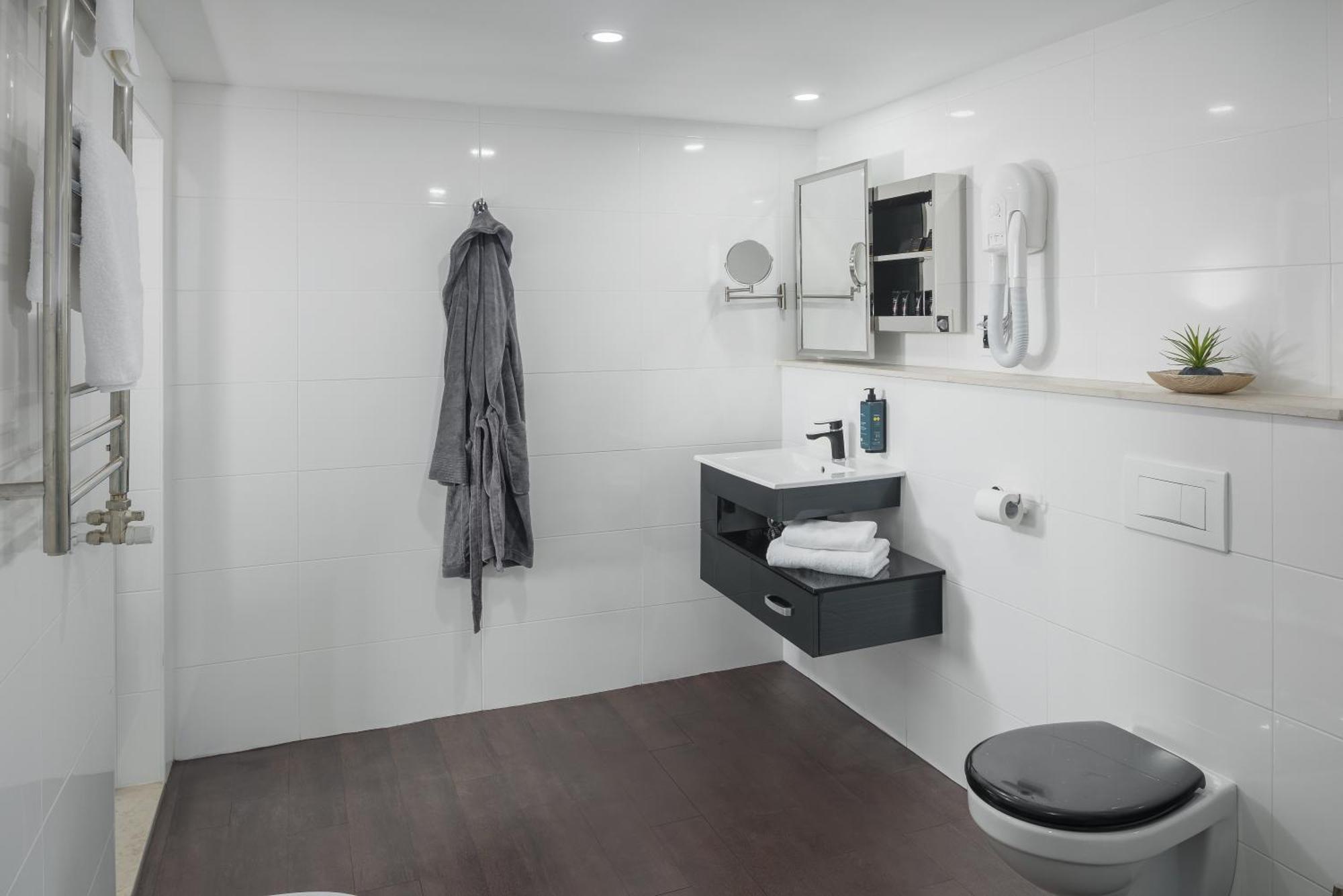 Hotel Tomi Порторож Экстерьер фото