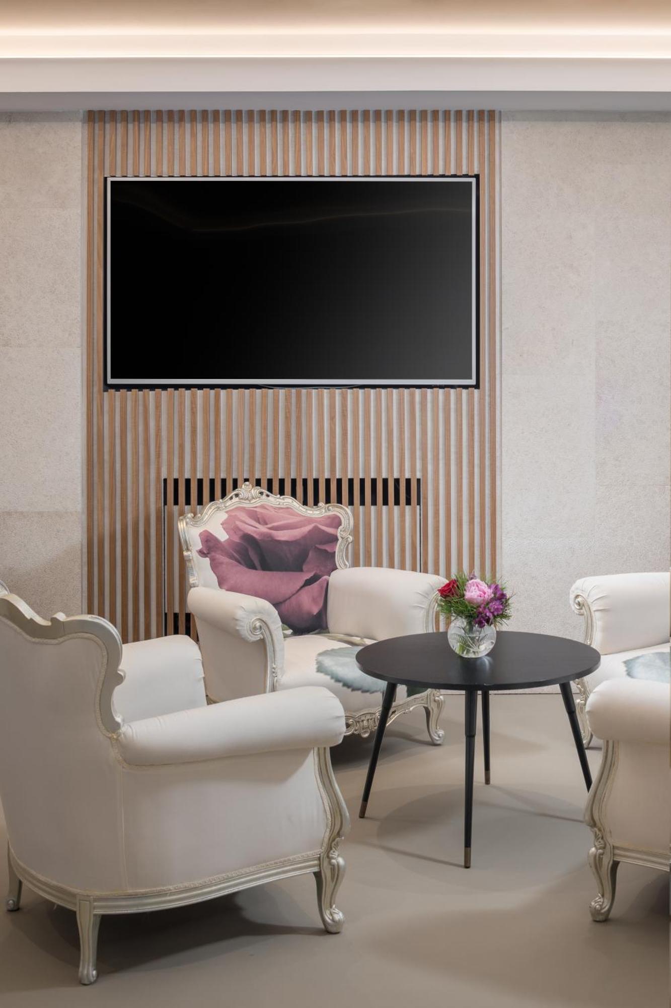 Hotel Tomi Порторож Экстерьер фото